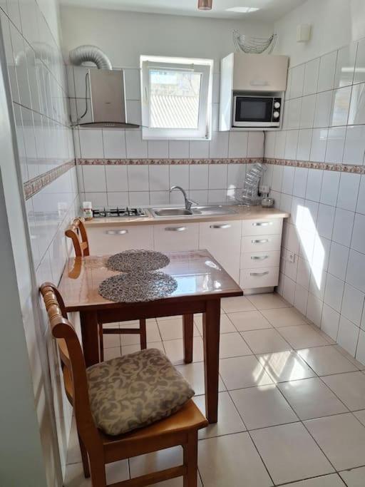 Miha'S Apartament スリナ エクステリア 写真